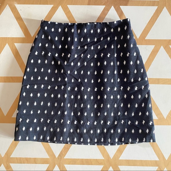 H&M High Waisted Navy Jacquard Mini Skirt - Size 8 - Picture 3 of 6